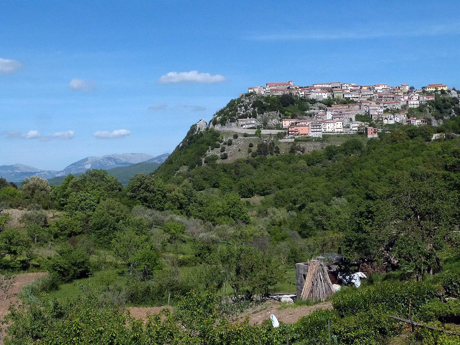 Panorama dal borgo di Trentinara sulla piana del Sele e sul Golfo di Salerno